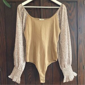 Heyson NWT Tan Floral Bodysuit